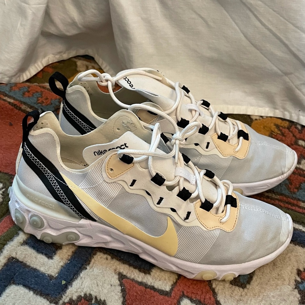Men sz 9 Nike React Element Soft Yellow